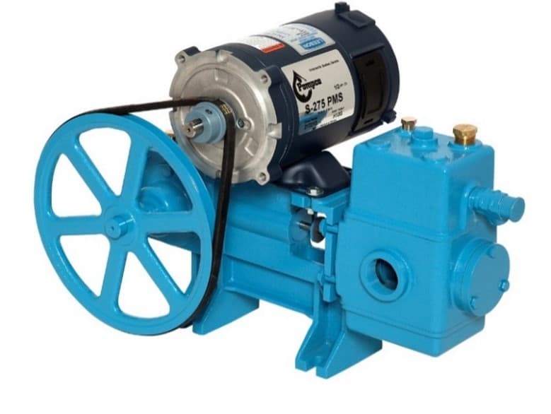 Solar piston pump